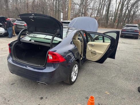 Used 2014 Volvo S60 T5 image 4