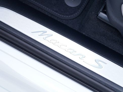 Certified 2026 Porsche Macan S AWD/4WD image 15