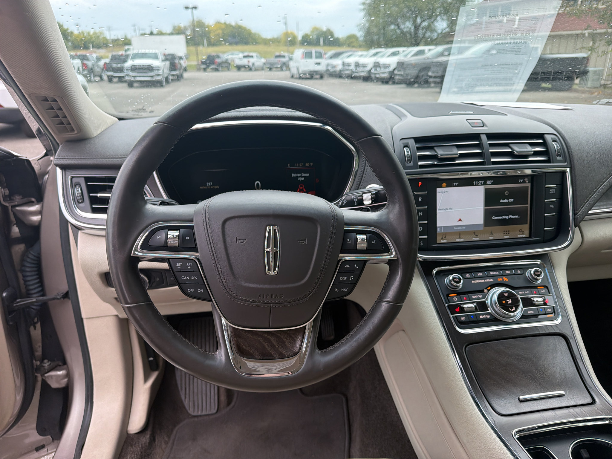 Used 2018 Lincoln Continental Select w/ Continental Climate Package FWD image 14