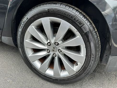 Used 2015 Lincoln MKS FWD image 11