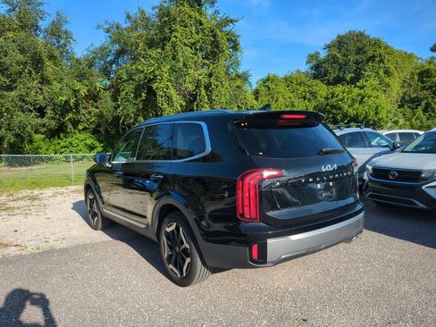 Used 2025 Kia Telluride S FWD image 3