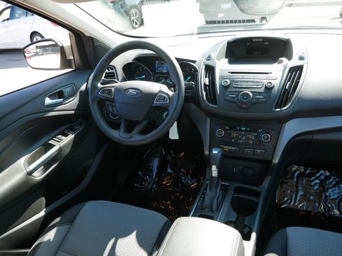 Used 2017 Ford Escape SE w/ SE Cold Weather Package image 9