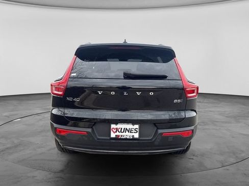 Used 2024 Volvo XC40 B5 Core AWD/4WD image 5