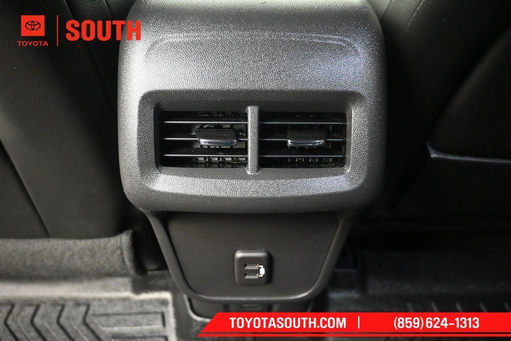 Used 2023 GMC Terrain SLT FWD image 25