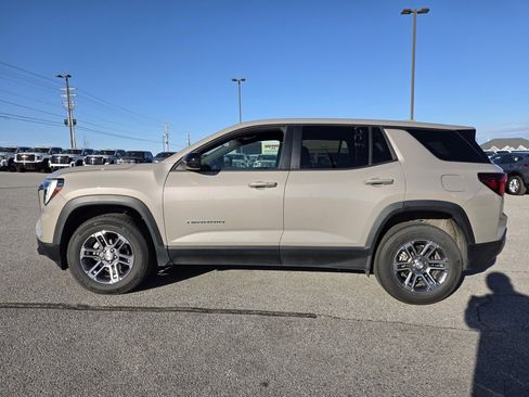 Used 2025 GMC Terrain Elevation image 4