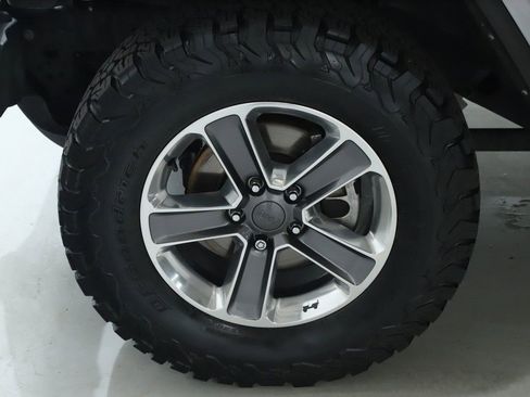 Used 2021 Jeep Wrangler Unlimited Sahara image 41