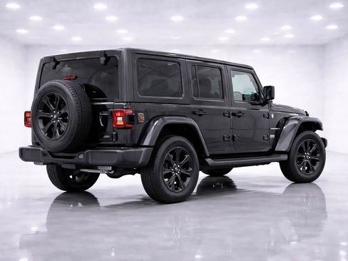 Used 2023 Jeep Wrangler Unlimited Sahara w/ Cold Weather Group image 5