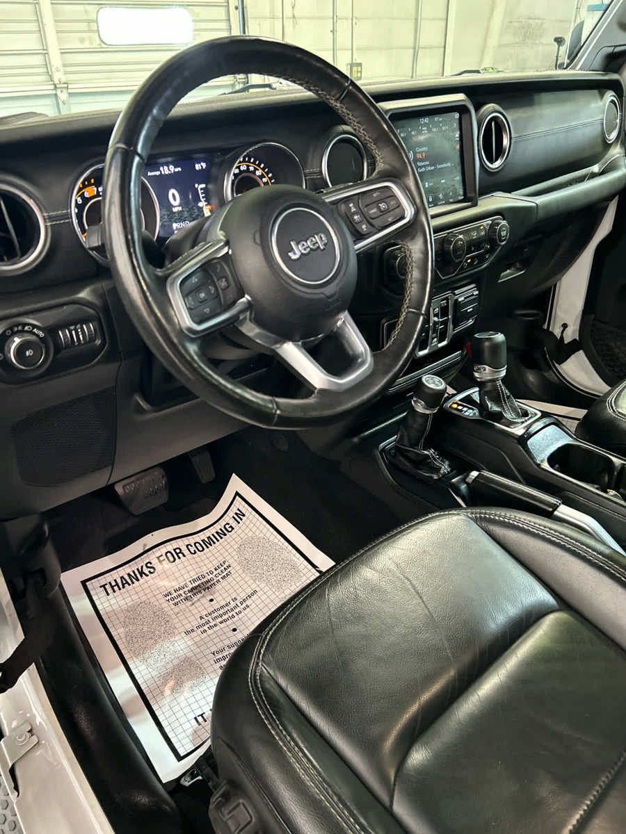 Used 2019 Jeep Wrangler Unlimited Sahara AWD/4WD image 9
