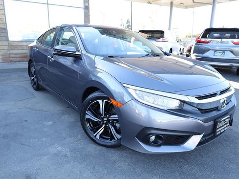 Used 2016 Honda Civic Touring image 2