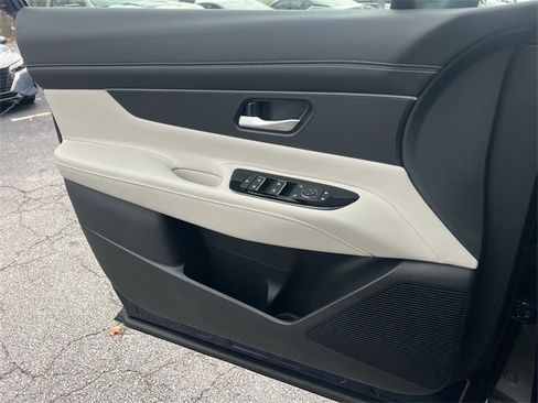 Certified 2025 Nissan Murano SV image 15