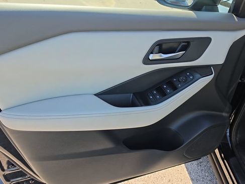 Certified 2025 Nissan Rogue SV AWD/4WD image 18
