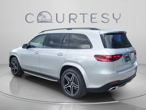 Certified 2026 Mercedes-Benz GLS 450 4MATIC image 3