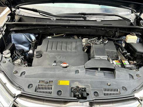 Used 2016 Toyota Highlander XLE FWD image 31