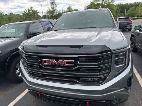 Used 2025 GMC Sierra 1500 AT4 w/ AT4 Premium Package AWD/4WD image 3