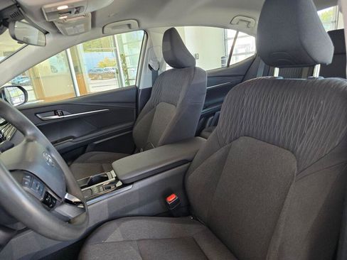Used 2025 Toyota Camry LE FWD image 19
