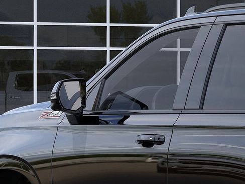 Used 2023 Chevrolet Tahoe Z71 w/ Luxury Package AWD/4WD image 12