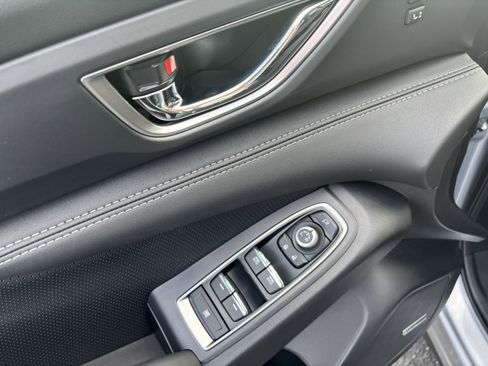 New 2025 Subaru Ascent Limited image 11