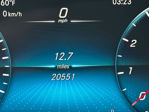 Certified 2022 Mercedes-Benz GLC 300 4MATIC w/ Premium Package Lite image 4