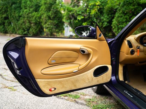 Used 2001 Porsche 911 Carrera RWD image 25