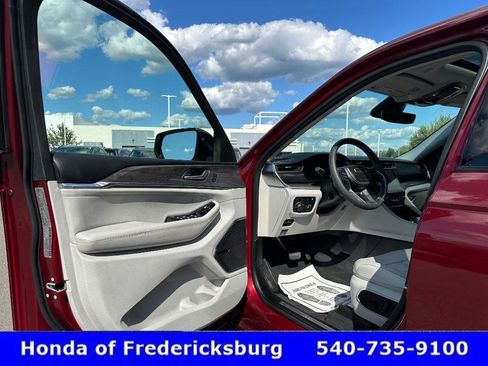 Used 2022 Jeep Grand Cherokee Overland image 31