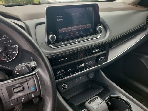 Certified 2023 Nissan Rogue SV FWD image 23