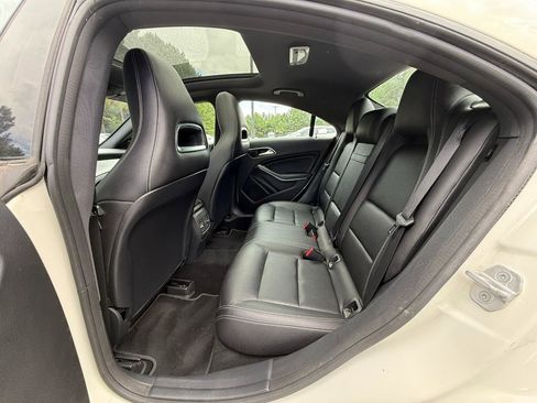 Used 2018 Mercedes-Benz CLA 250 image 11