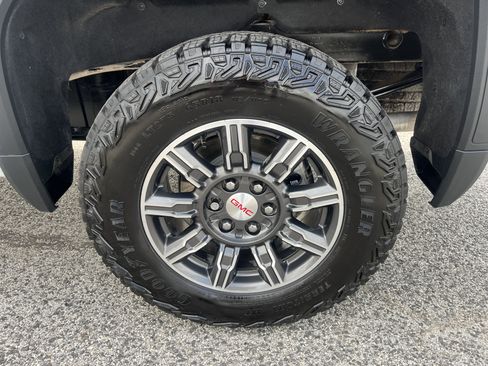 Used 2025 GMC Sierra 1500 AT4 AWD/4WD image 9
