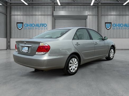 Used 2005 Toyota Camry LE FWD image 8