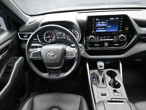 Used 2022 Toyota Highlander XSE image 26