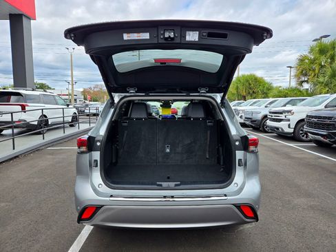 Used 2023 Toyota Highlander Platinum image 21