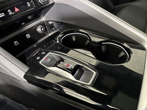 Used 2025 Audi Q5 Premium Plus w/ Premium Plus image 24