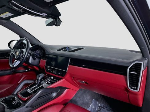 Used 2019 Porsche Cayenne E-Hybrid image 32