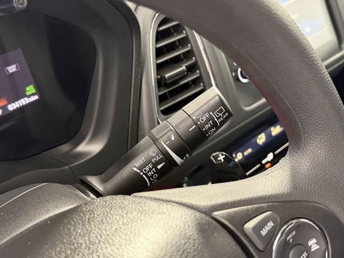 Used 2019 Honda HR-V EX image 18