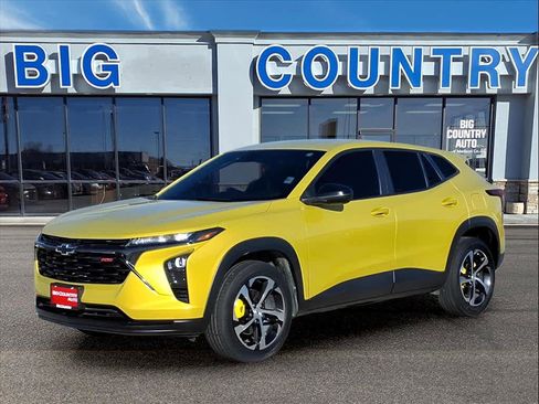 Used 2024 Chevrolet Trax RS image 1