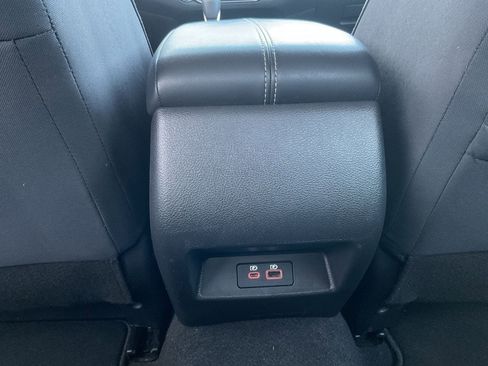 Used 2025 Nissan Altima 2.5 SV image 17