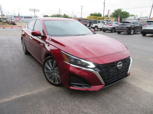 Used 2024 Nissan Altima 2.5 SL FWD image 3