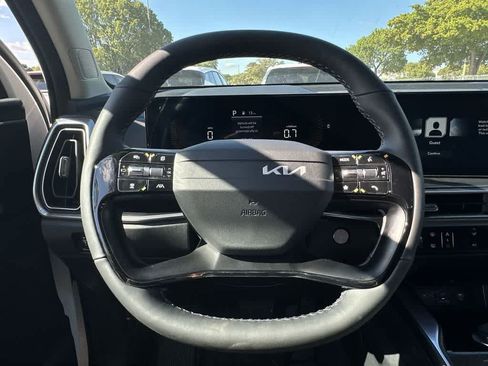 Certified 2026 Kia Sorento LX FWD image 15