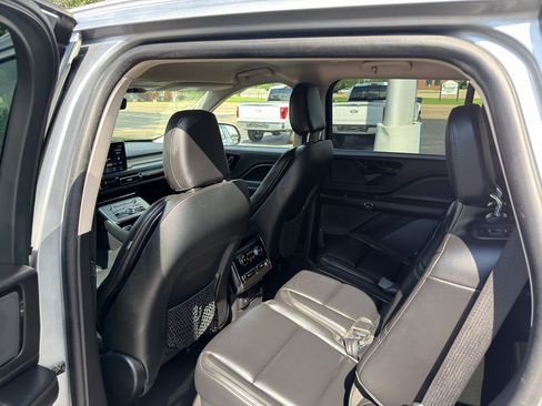 Used 2024 Lincoln Aviator AWD image 18