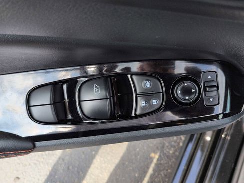 Used 2025 Nissan Altima 2.5 SR FWD image 10