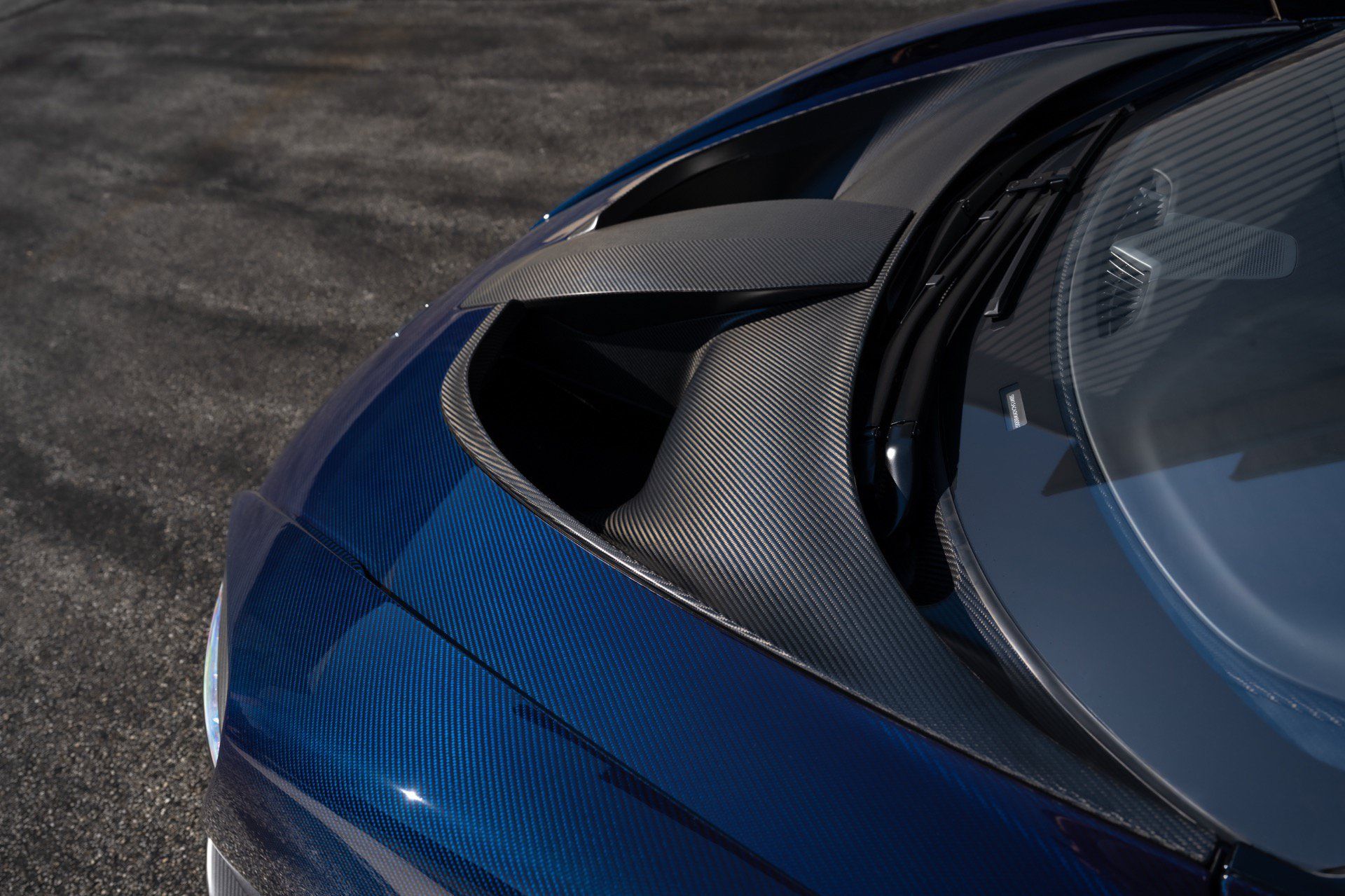 Used 2019 McLaren Senna RWD image 77