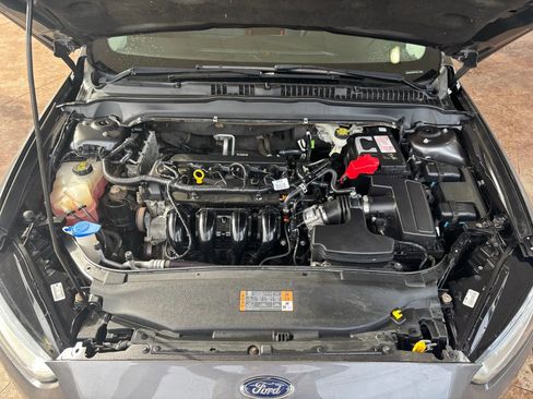 Used 2016 Ford Fusion SE image 27