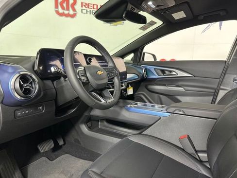 New 2025 Chevrolet Equinox EV LT image 13