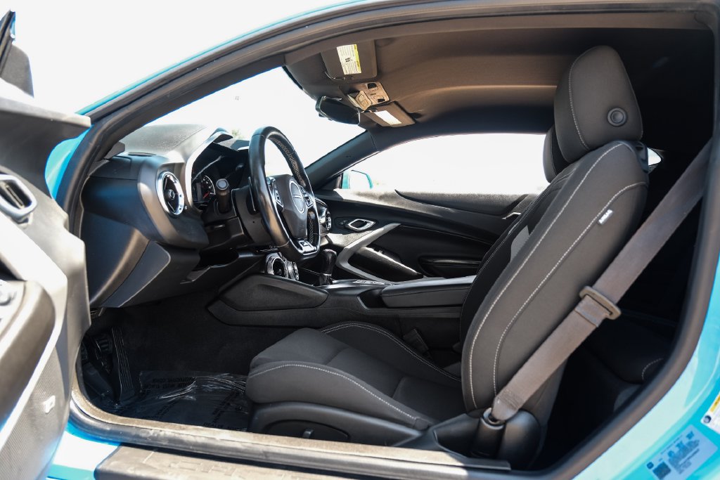 Used 2023 Chevrolet Camaro LT w/ Technology Package RWD image 3