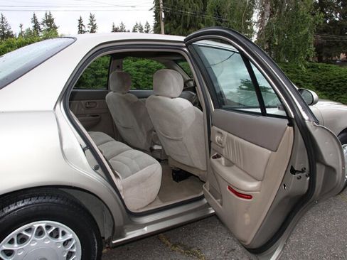 Used 1999 Buick Century Limited FWD image 6