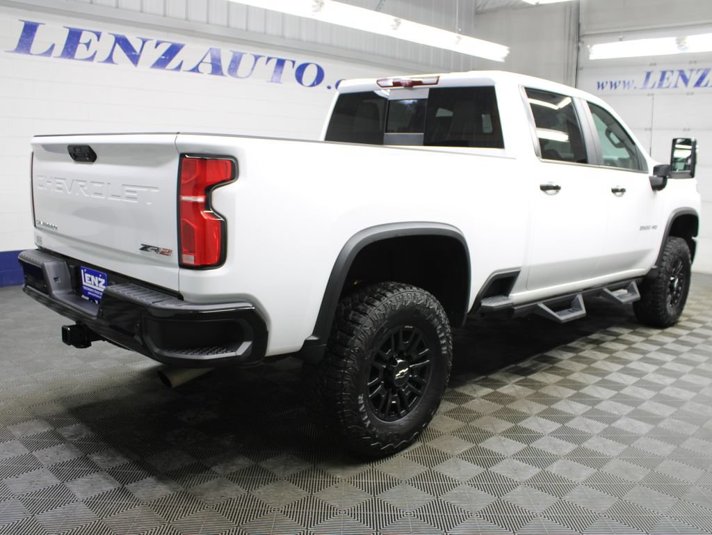 Used 2025 Chevrolet Silverado 2500 ZR2 w/ Technology Package AWD/4WD image 6