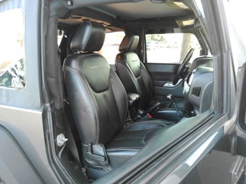 Used 2016 Jeep Wrangler Rubicon w/ Power Convenience Group image 16