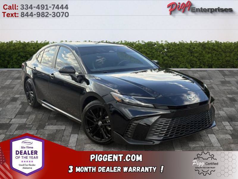 Used 2026 Toyota Camry SE FWD image 1