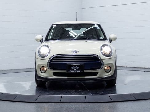Used 2018 MINI Cooper 2-Door Hardtop image 5
