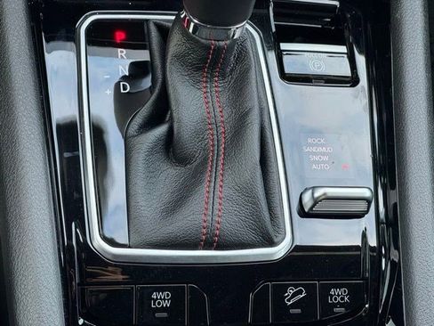 New 2026 Jeep Compass Trailhawk w/ Sun, Sound & Navigation Group AWD/4WD image 24