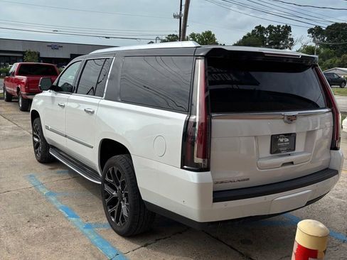 Used 2020 Cadillac Escalade ESV Premium Luxury AWD/4WD image 7